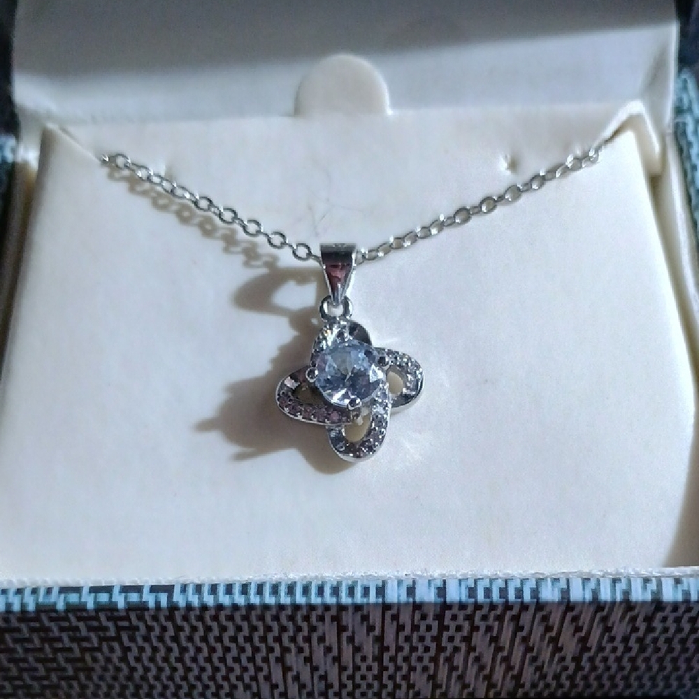 Elegant Silver Necklace with Crystal Pendant